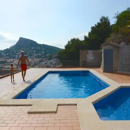 In Spain With Beachfront & Pool Access Holiday home L'Estartit